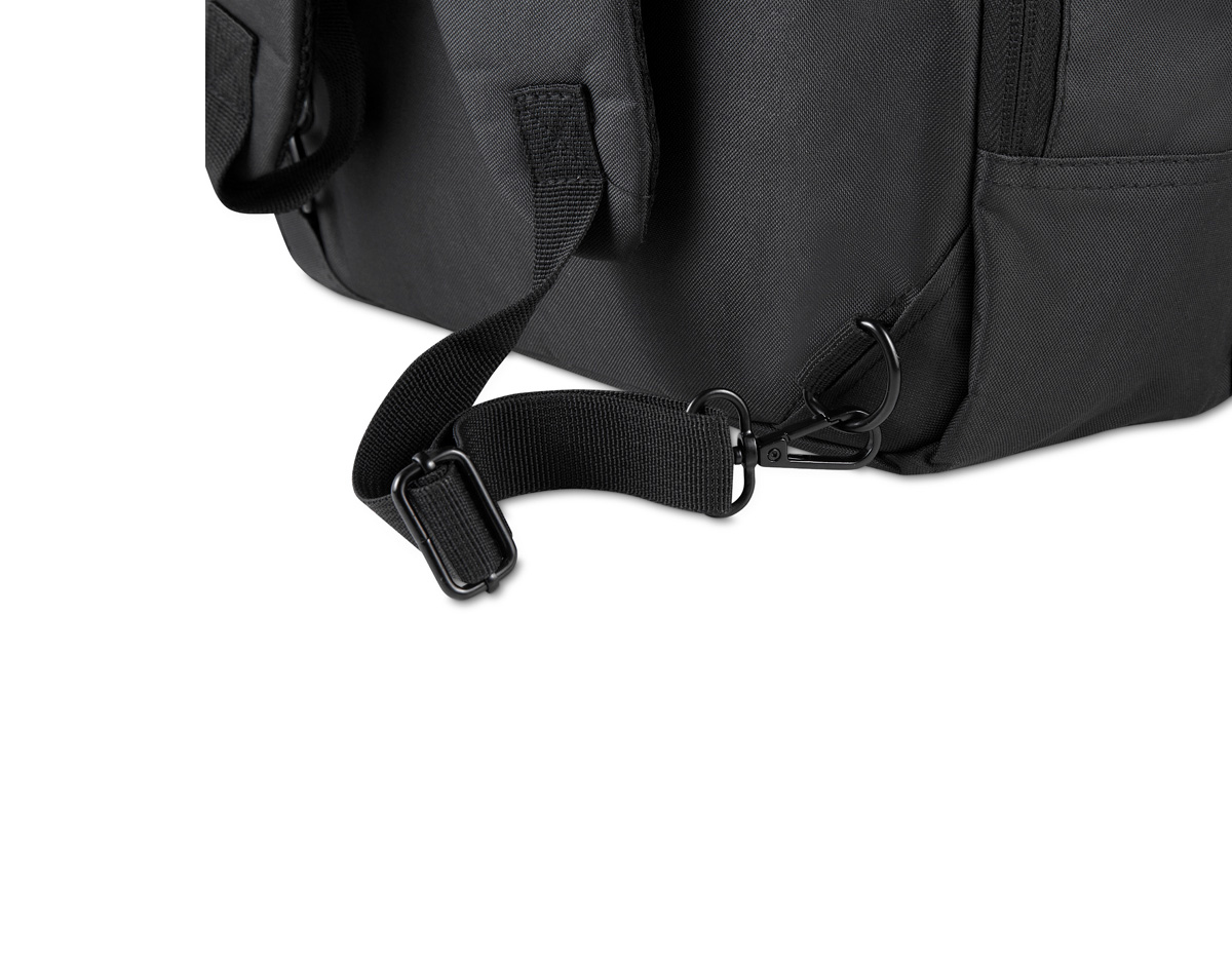 Mochila/pasta confeccionada em poliéster 300D com detalhe em PU e interior em poliéster 210D, unindo resistência e sofisticação. Possui alças lateral e de ombro acolchoadas, alça de mão e engate para mala de viagem. Conta com bolso frontal com zíper, compartimento interno para notebook de até 15,6” e bolso traseiro que permite ocultar as alças. Um brinde corporativo versátil, funcional e ideal para o dia a dia profissional.