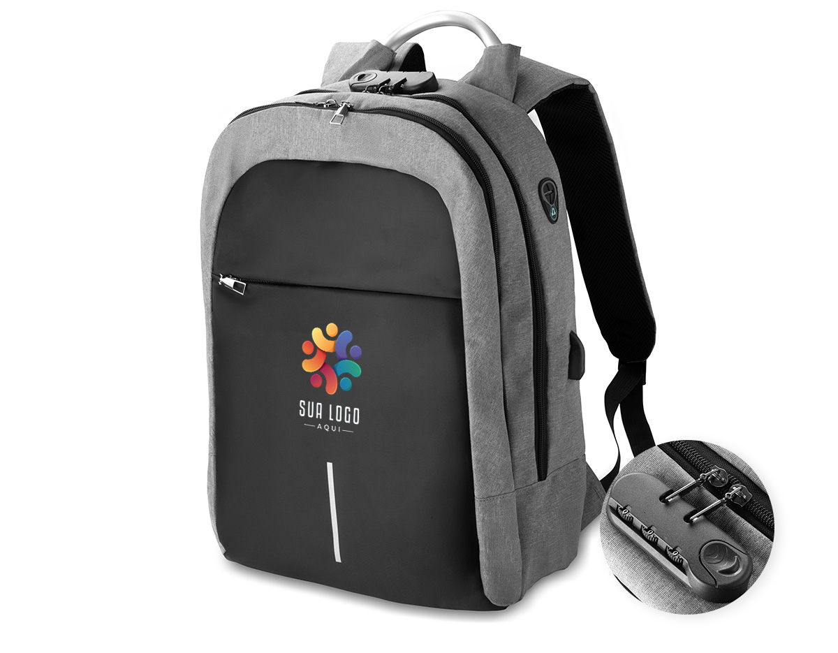 Mochila confeccionada em tecido externo de poliéster 300D e tecido interno em poliéster 210D. Possui fechamento em cadeado com segredo, bolso frontal com zíper, faixa reflexiva na parte frontal, saída USB e para fone de ouvido. Conta com alça de mão em metal, alça de ombro acolchoada, engate para mala de viagem e dois grandes compartimentos com fechamento em zíper, sendo um para pequenos
objetos e outro específico para notebook de até 15,6”.