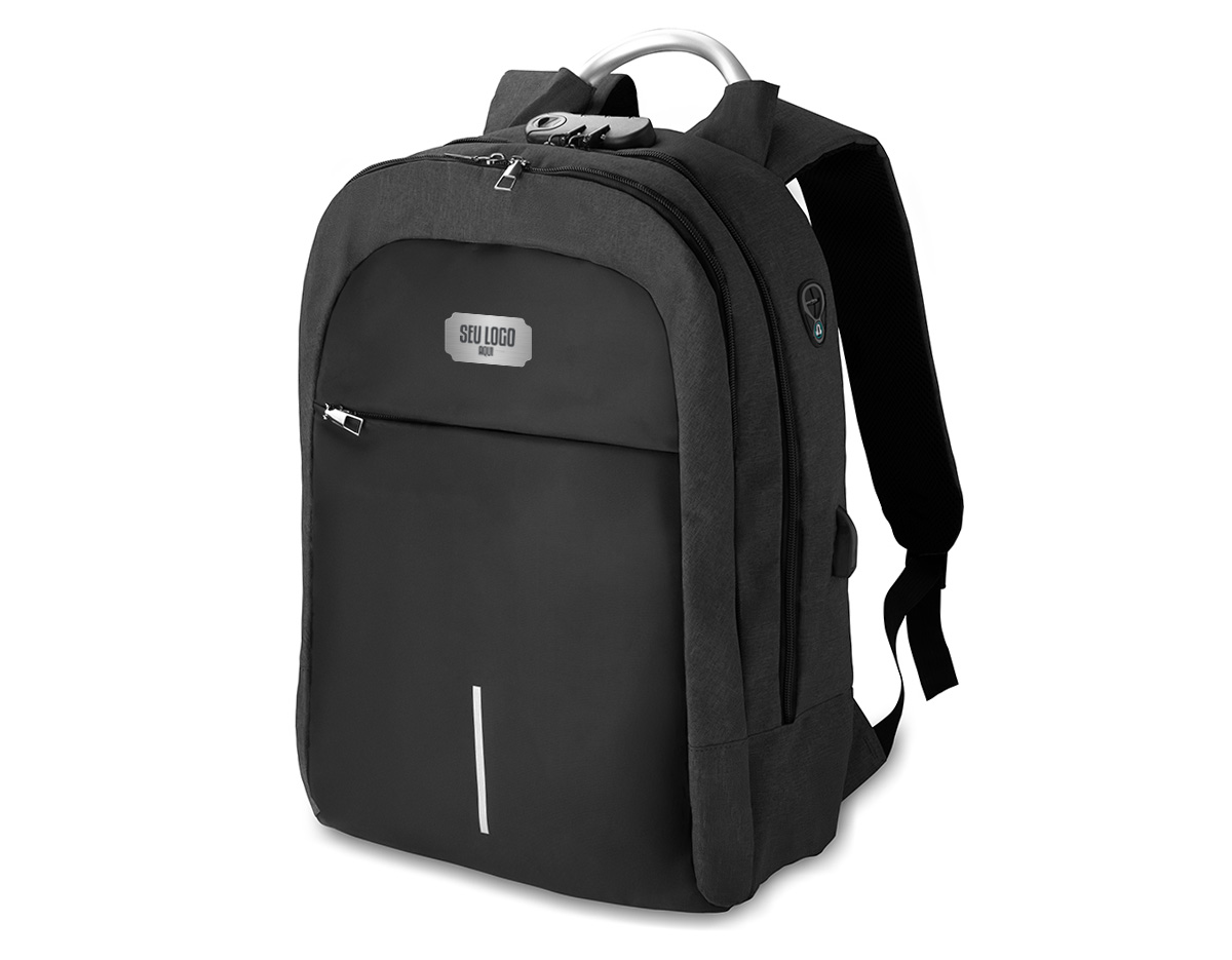 Mochila confeccionada em tecido externo de poliéster 300D e tecido interno em poliéster 210D. Possui fechamento em cadeado com segredo, bolso frontal com zíper, faixa reflexiva na parte frontal, saída USB e para fone de ouvido. Conta com alça de mão em metal, alça de ombro acolchoada, engate para mala de viagem e dois grandes compartimentos com fechamento em zíper, sendo um para pequenos
objetos e outro específico para notebook de até 15,6”.