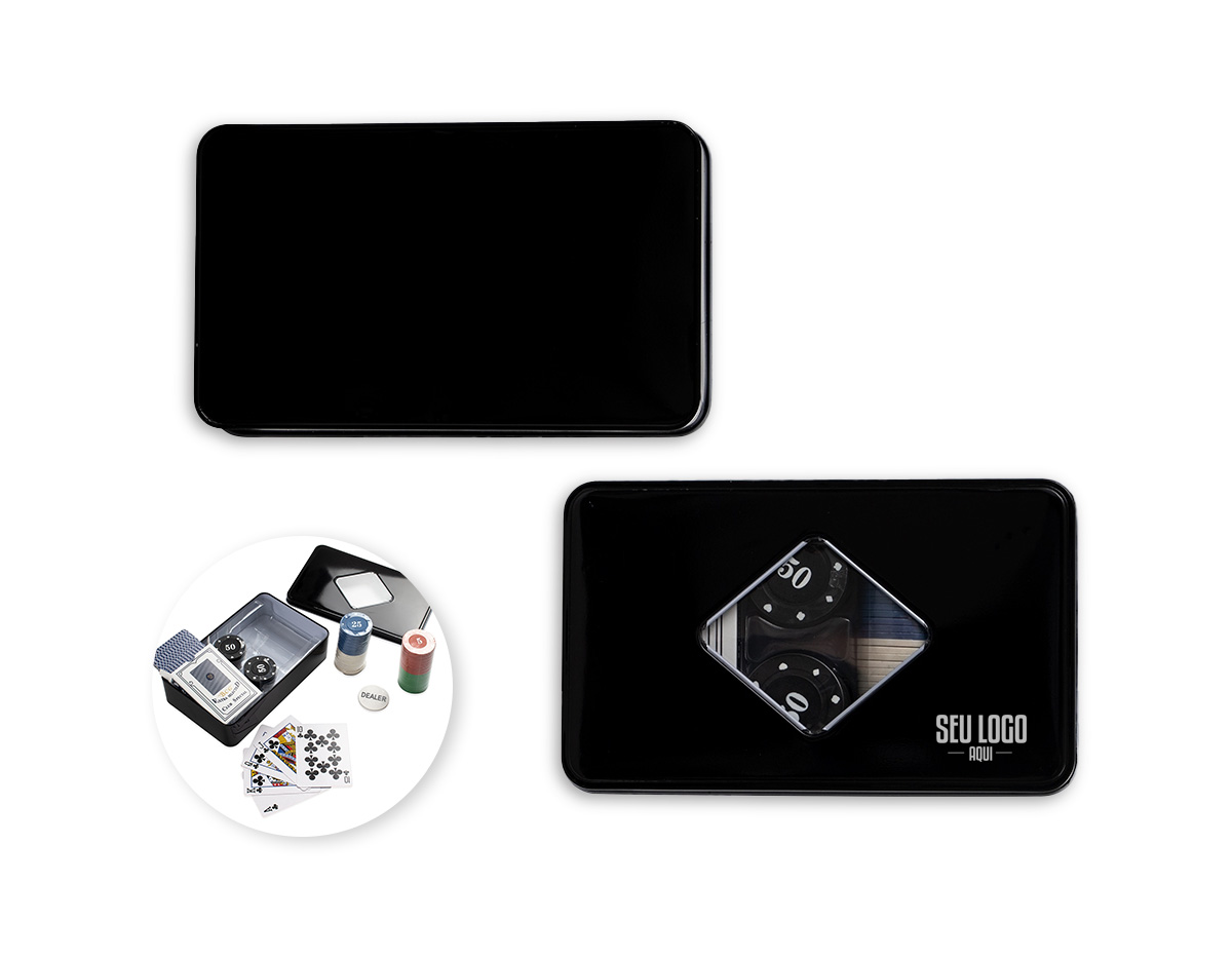 Kit poker formado por baralho completo com 54 cartas, uma ficha de dealer e 80 fichas coloridas, sendo 20 na cor preta e outras quatro cores com 15 unidades cada. Acompanha um estojo metálico para guardar o conjunto.