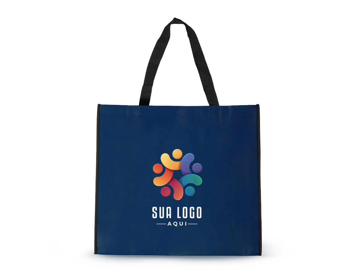 Sacola confeccionada em TNT laminado, resistente e de fácil limpeza, ideal para o transporte de diversos itens no dia a dia. Possui estrutura leve e durável, oferecendo boa capacidade e praticidade no uso. Um brinde corporativo funcional, econômico e versátil, perfeito para ações promocionais, eventos e divulgação da marca.