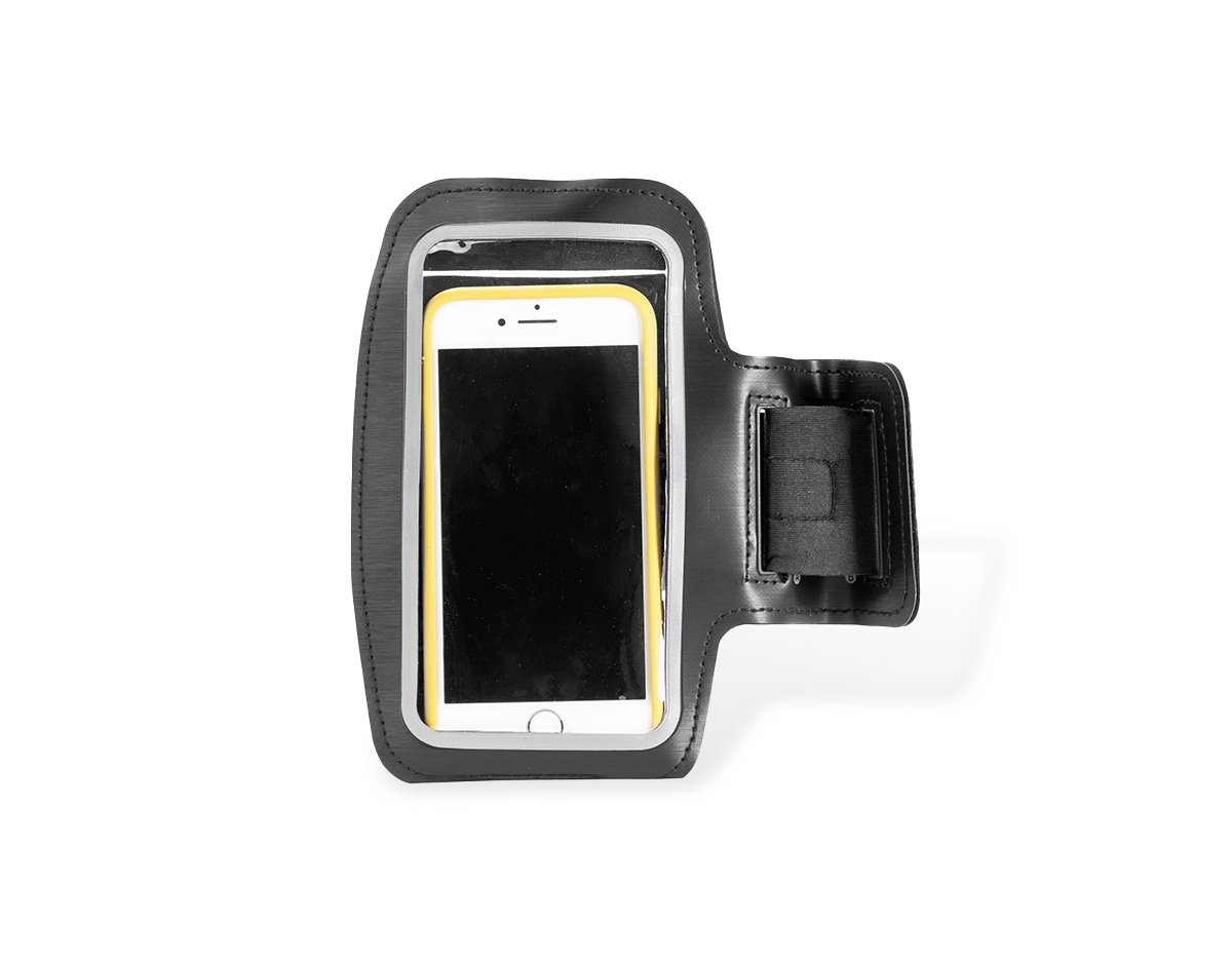 Braçadeira para celular confeccionada em couro sintético, com revestimento posterior em neoprene, oferecendo conforto e resistência durante o uso. Possui capacidade para aparelhos de até 6,5 polegadas, visor frontal em plástico que permite o manuseio da tela sem a retirada do aparelho e alça em neoprene com fechamento em velcro, garantindo ajuste seguro ao braço. Um brinde corporativo moderno, funcional e ideal para atividades esportivas, caminhadas e uso diário.