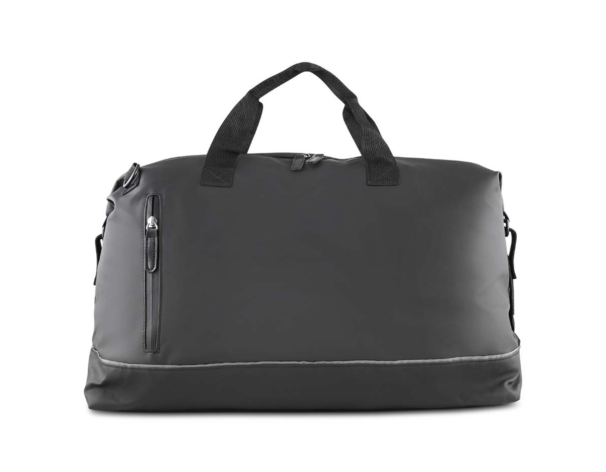 Mala esportiva confeccionada em PU, com revestimento interno em poliéster 210D, que garante resistência e fácil limpeza. Possui faixa refletiva para maior visibilidade, bolso frontal com zíper, dois compartimentos internos e alça de mão. Conta ainda com alça de ombro ajustável, oferecendo praticidade no transporte. Um brinde corporativo moderno, funcional e ideal para atividades esportivas e viagens curtas.