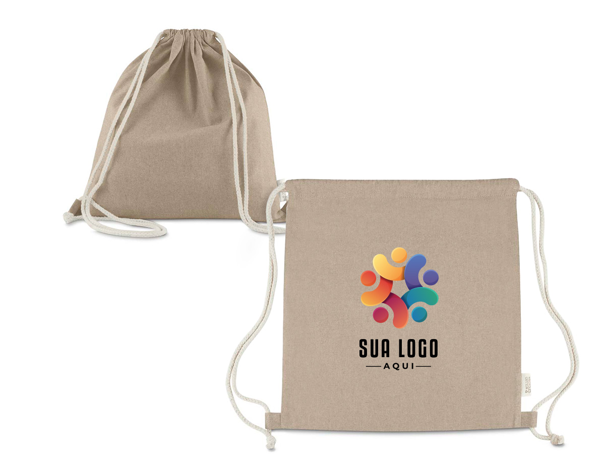 Sacola/mochila confeccionada em algodão mescla reciclado, gramatura 140g/m², com alças em algodão cru.