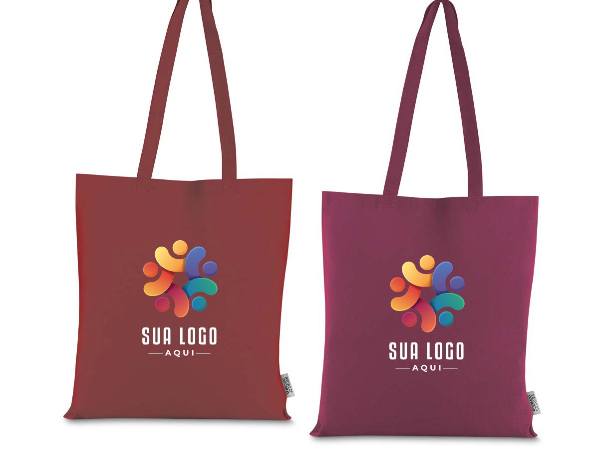 Bolsa confeccionada em algodão sólido reciclado, com gramatura de 140g/m², dimensões de 42 x 38 cm e alça de comprimento fixo medindo 33 cm.