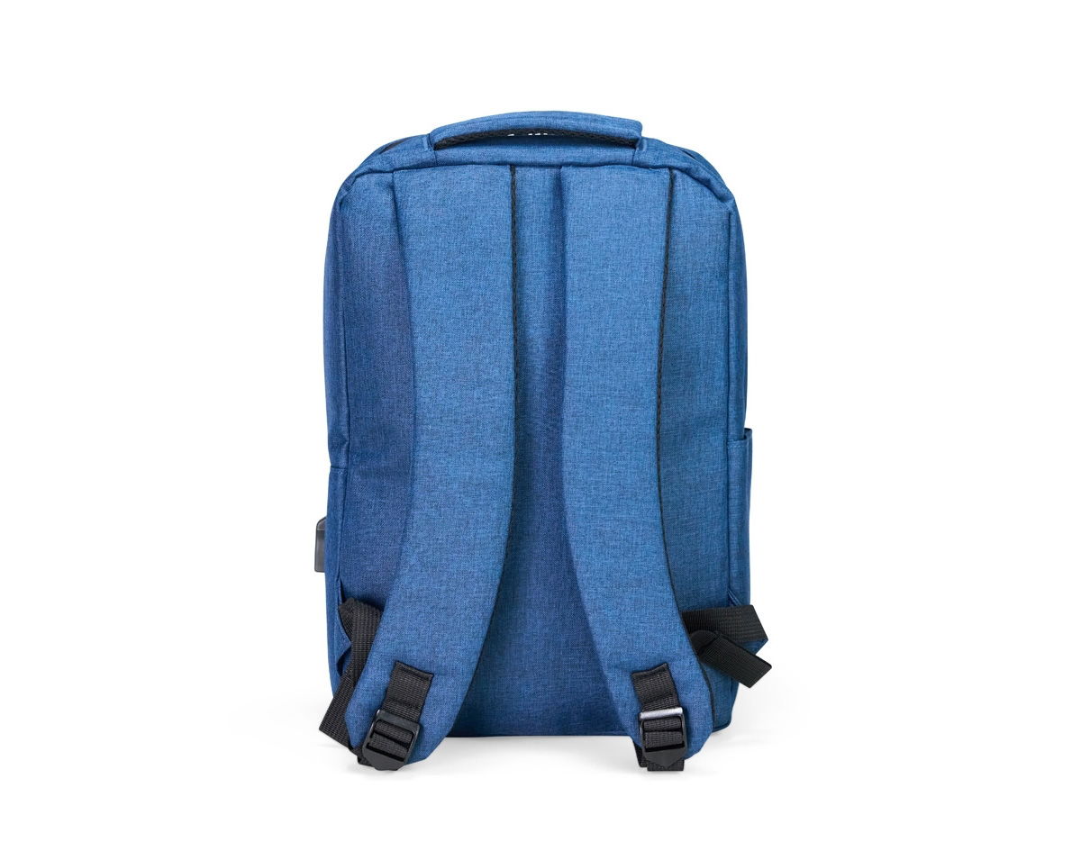 Mochila em nylon Oxford impermeável com detalhes em couro sintético, capacidade para até 14 litros, fechamento em zíper com puxadores em plástico e nylon. Possui compartimento interno com bolsos de tamanhos variados e divisória para notebooks de até 15,6 polegadas. Apresenta dois compartimentos frontais com abertura lateral, além de entrada para cabo USB e bolso lateral aberto. Dispõe também de alça de mão em poliéster reforçado e duas alças para as costas com revestimento em espuma respirável.