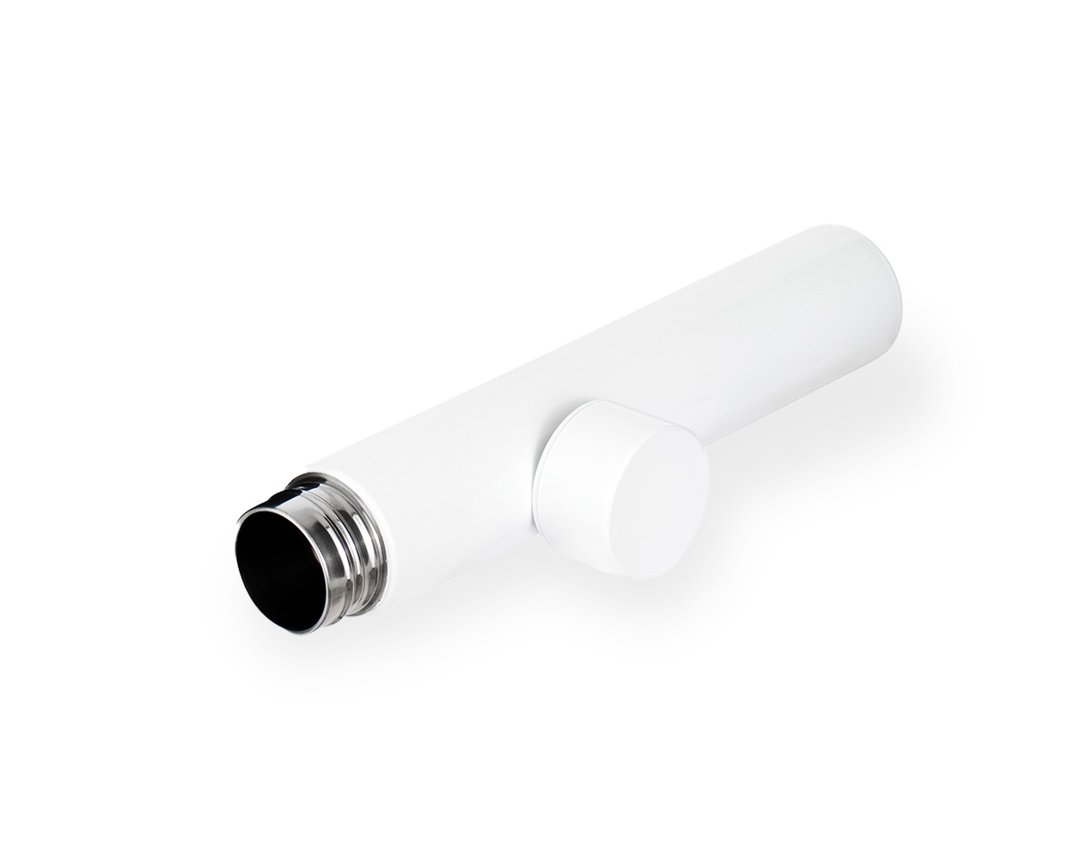 Garrafa em inox 304 com capacidade de até 250ml, compacta e resistente à corrosão. Possui tampa rosqueável que garante vedação segura e praticidade no uso. Ideal para bebidas quentes ou frias, é um brinde corporativo durável, funcional e perfeito para o dia a dia ou ações promocionais.